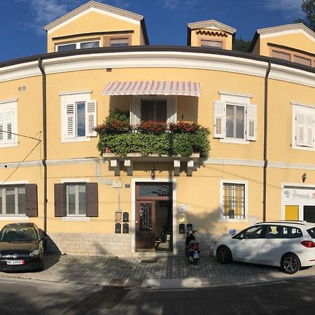 Esperia Casa Vacanza Trieste Ngoại thất bức ảnh